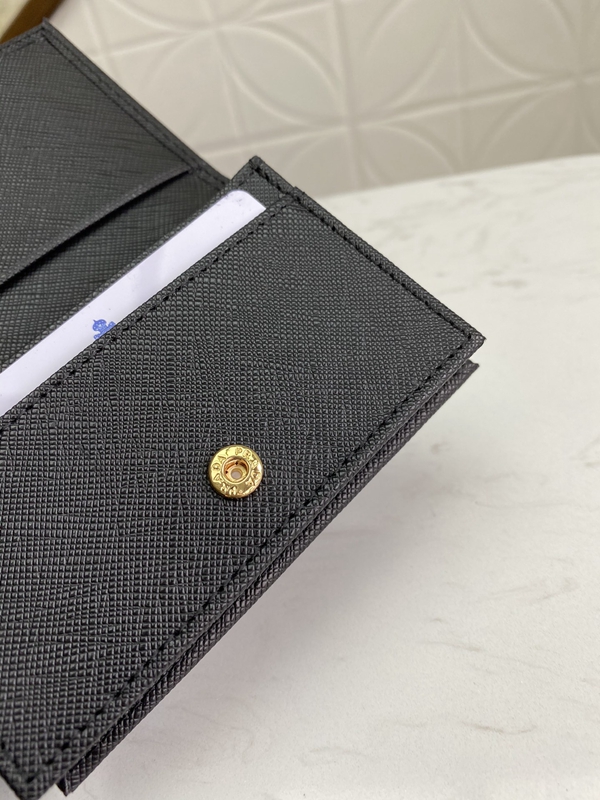 プラダ財布コピー全体デザイン